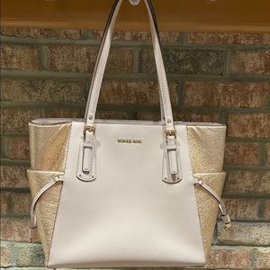 *SOLD!* Michael Kors Voyager Tote